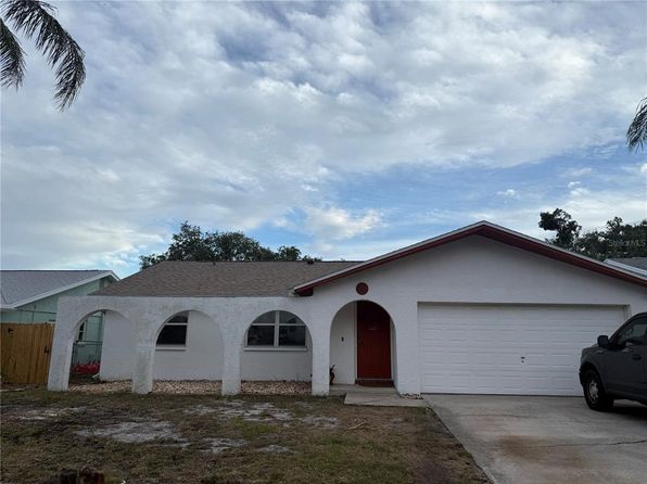 11206 Golden Ridge Dr, Seminole, FL 33772