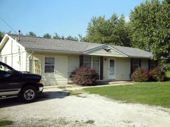 202 Henderson St, Rossville, IL 60963