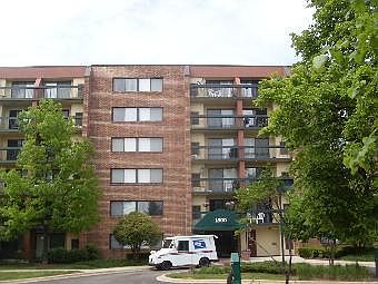 1st image of 1800 Huntington #413