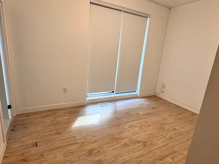 176 Clonmore Dr #4 — Photo 19