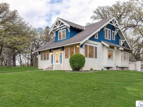 202 N Logan St, Lake Crystal, MN 56055