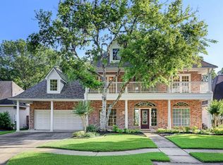 7318 Timberlake Dr, Sugar Land, TX 77479