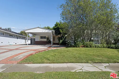3262 Woodbine St Photo 1