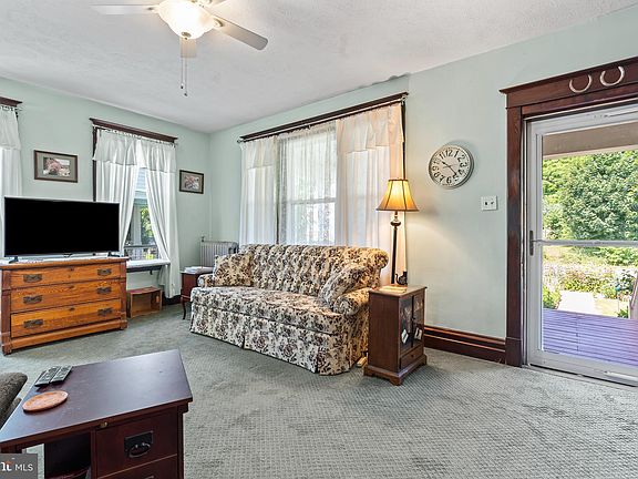 5th image of 11115 Glenside Ave