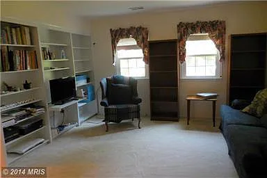 10266 Friendship Ct — Photo 10