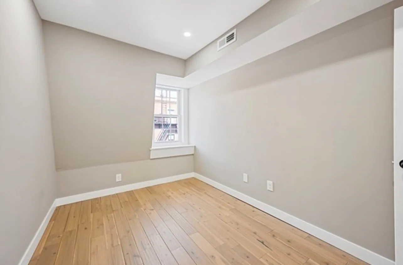 2 bed, 1.5 bath, 1100 sqft, $3,000 — Photo 4