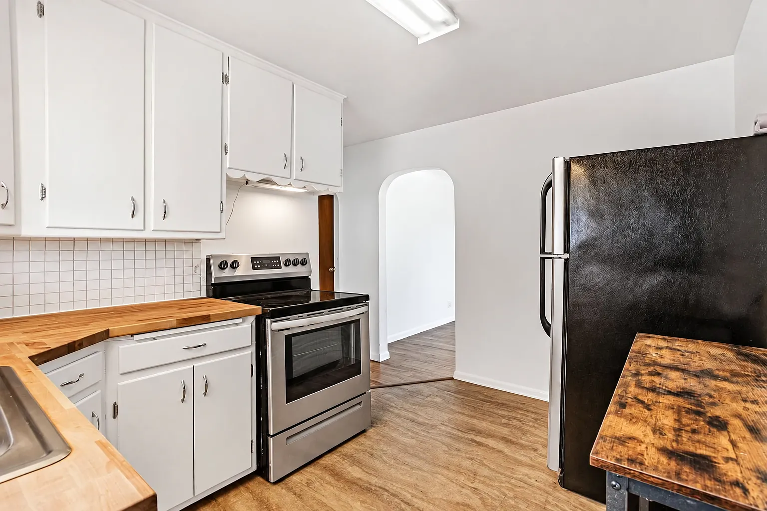 3 bed, 1350 sqft, $2,650 — Photo 4