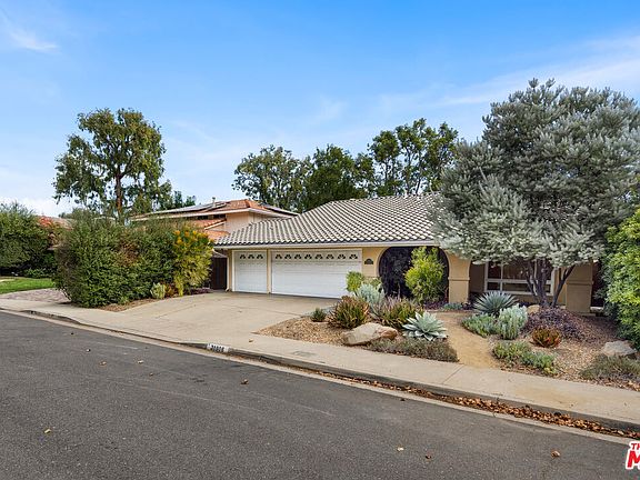 4th image of 31906 Lyndbrook Ct