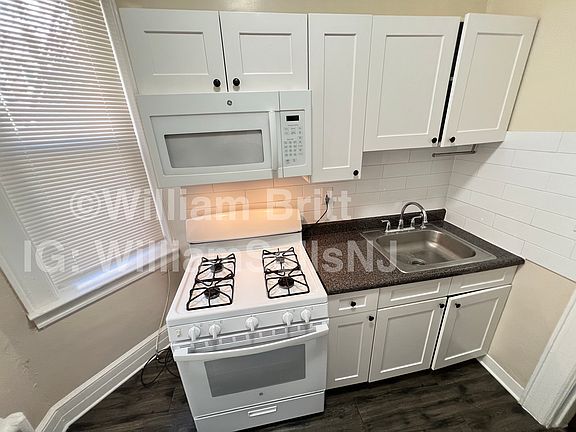2nd image of 264 Palisade Ave APT 2A