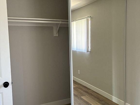 4th image of 2615 44th St #4