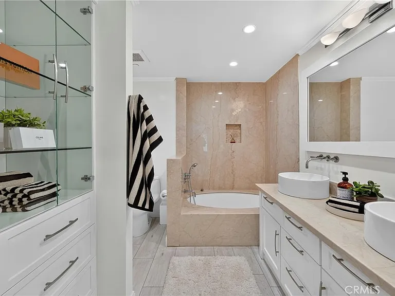 950 Cagney Ln #207 — Photo 12