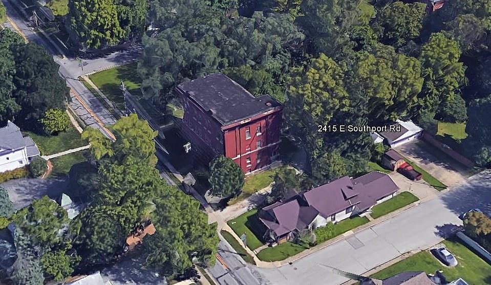2nd image of 2415 E Southport Rd
