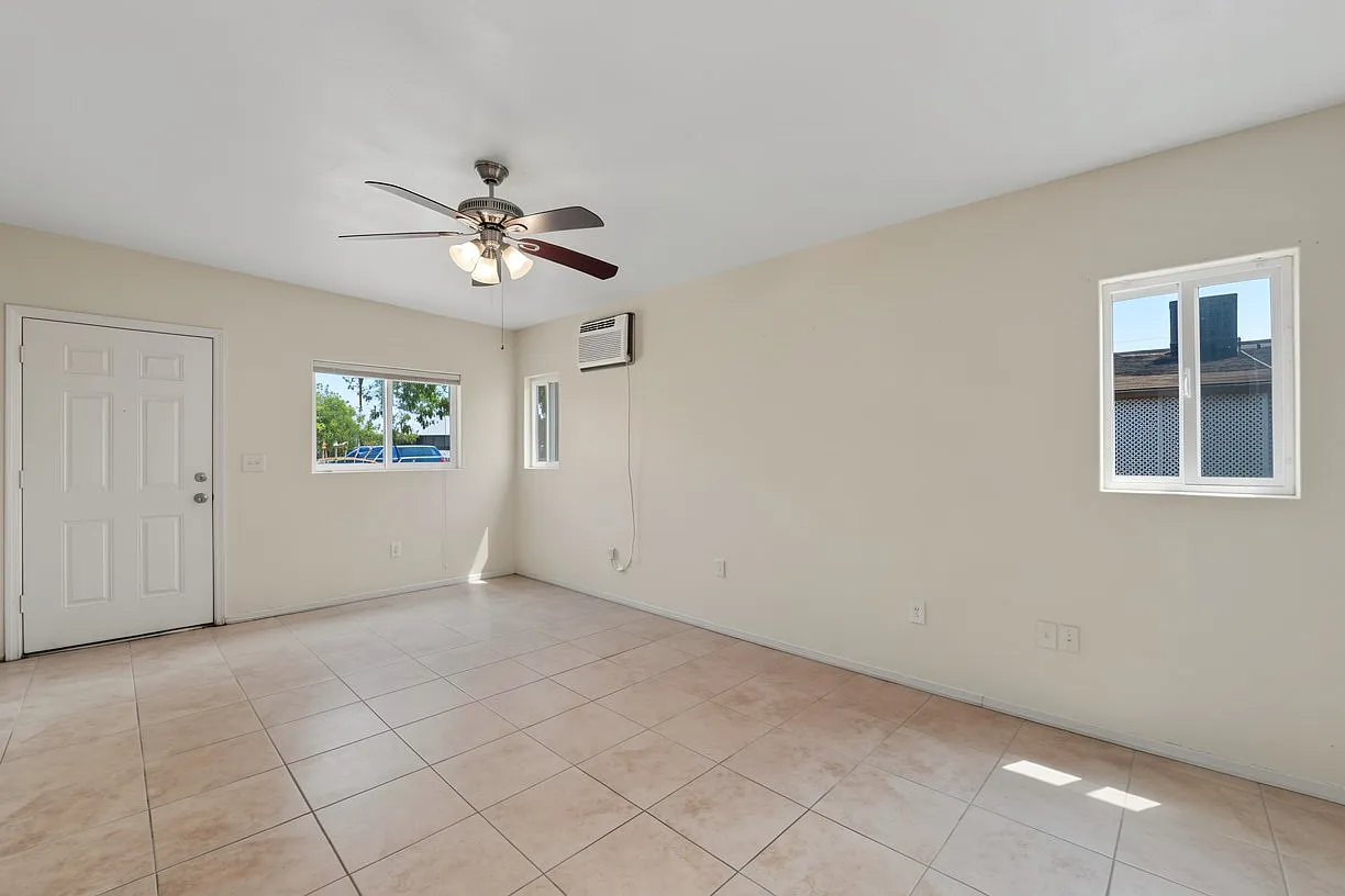 4 bed, 1750 sqft, $1,600 — Photo 4