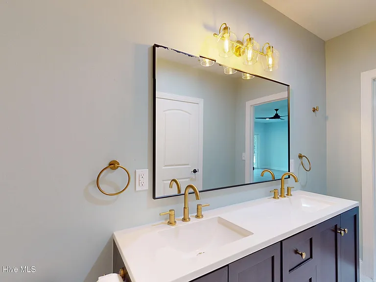 110 Josephs Point — Photo 38