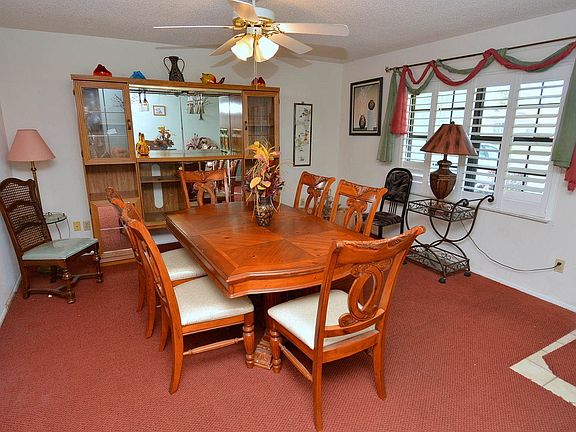 4th image of 1549 SE Arenson Ln