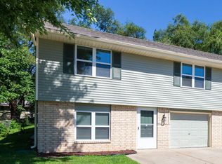 105 Baker St #B, Buckner, MO 64016
