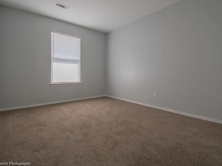 250 Meadow Ct #250 — Photo 8