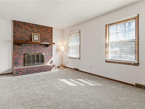 3rd image of 11618 Manchester Ave