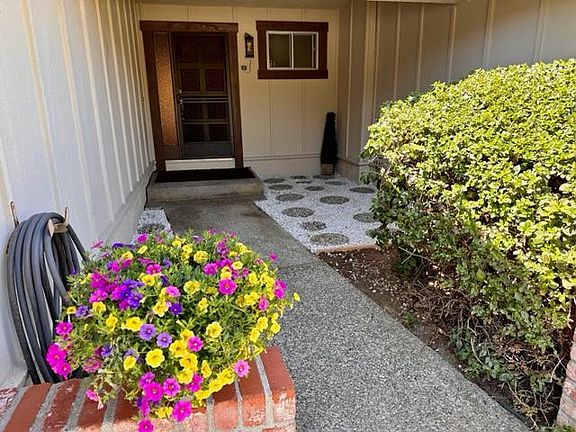 2nd image of 4 De Anza Ct