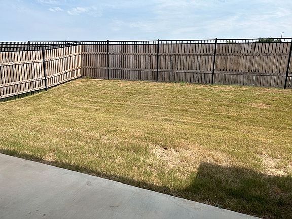 4th image of 5003 White Rose Dr