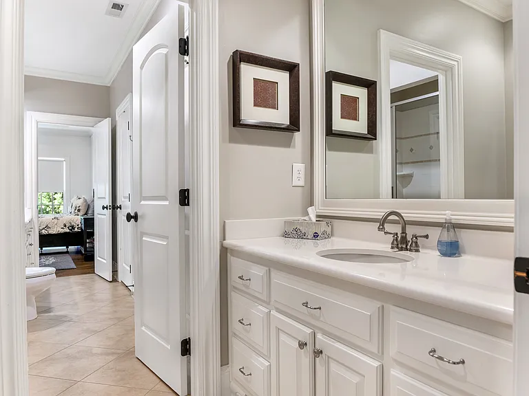 5910 Saint John Ln — Photo 37