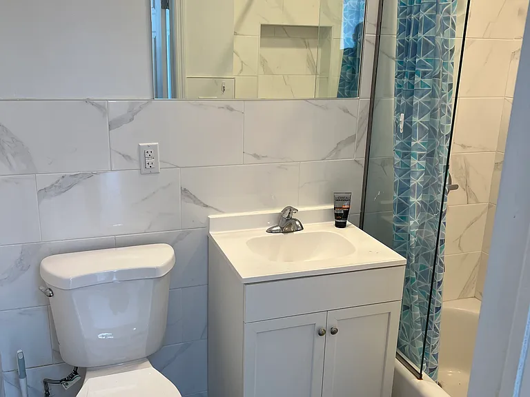 1115 Willow Ave #5L — Photo 5