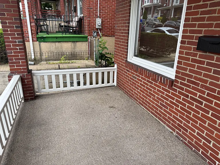 38 Carroll St — Photo 3