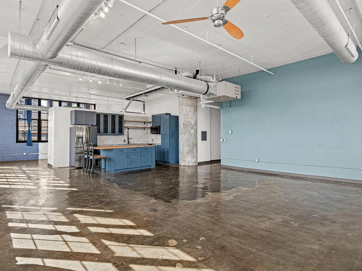 1 bed, 1.0 bath, 1392 sqft, $2,200 — Photo 4
