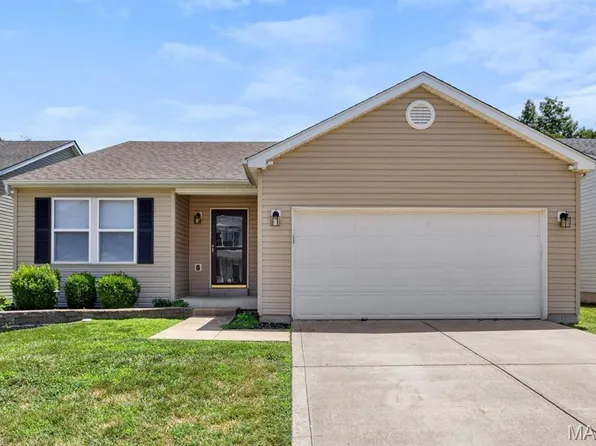 799 Rockshire Dr, Herculaneum, MO 63048
