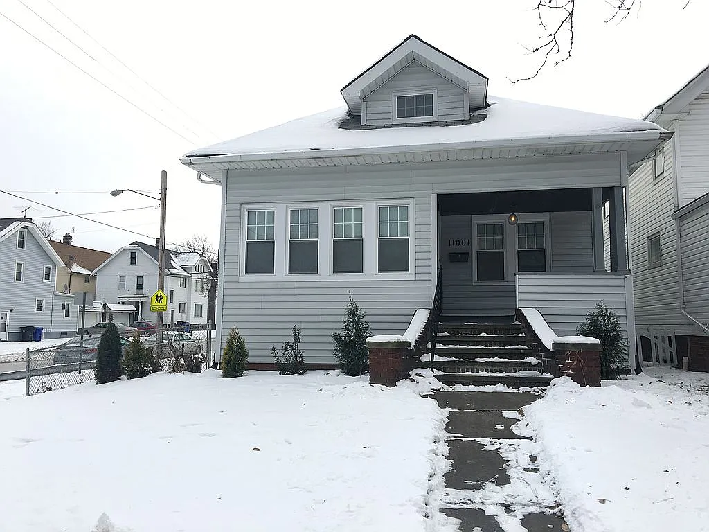 11001 Fidelity Ave photo 1