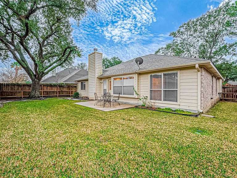 1524 Robin Ave — Photo 29