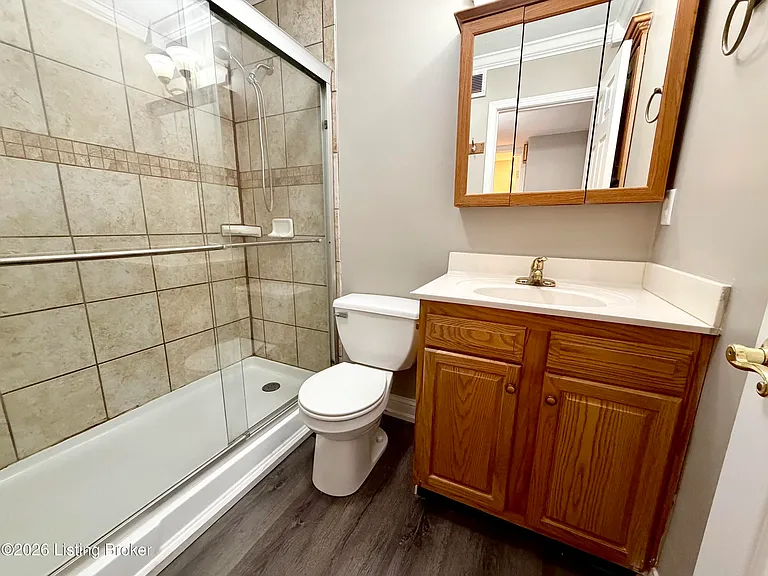 703 Victoria Ct — Photo 7