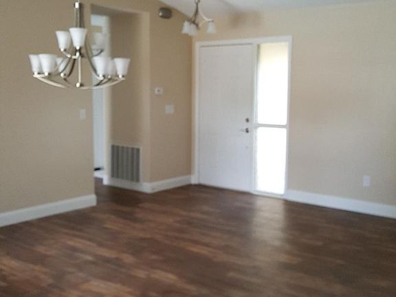 3rd image of 8215 Villa Dr