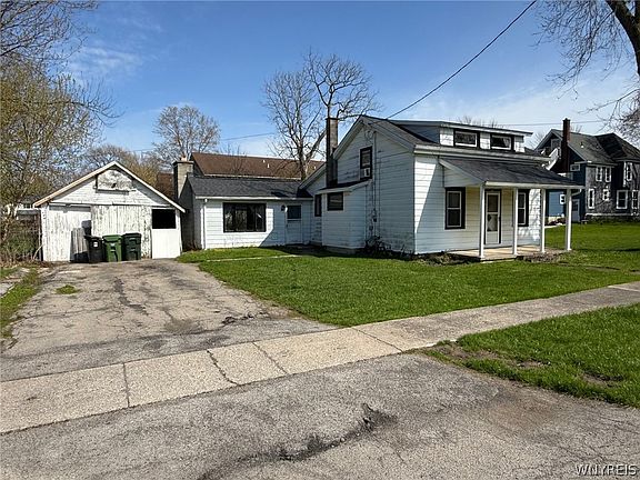5th image of 248 Haner St