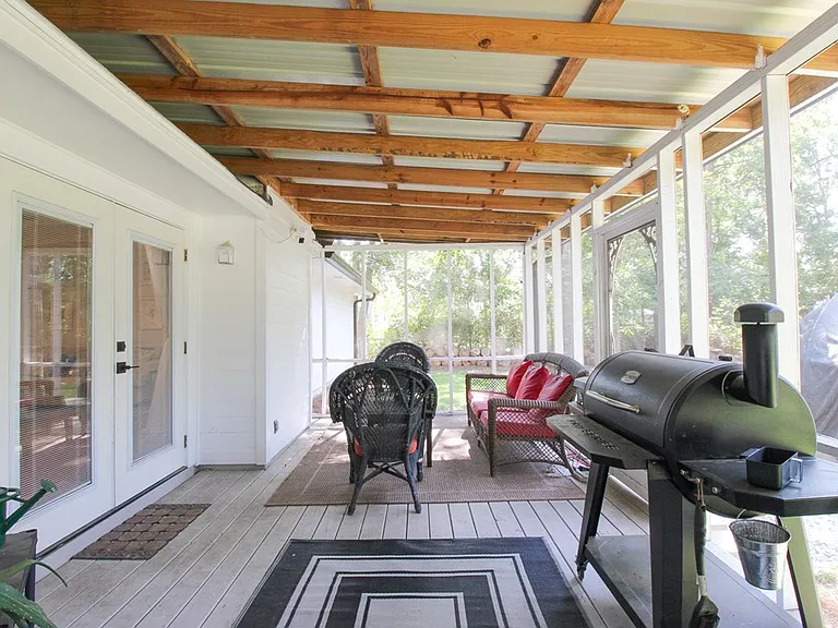 2821 Clayton Dr — Photo 23