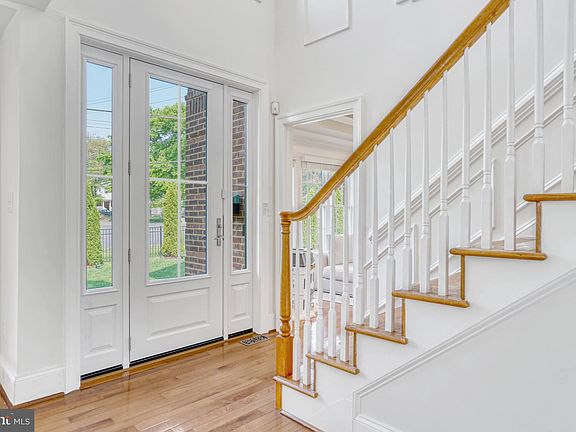 5th image of 6801 Smithway Dr
