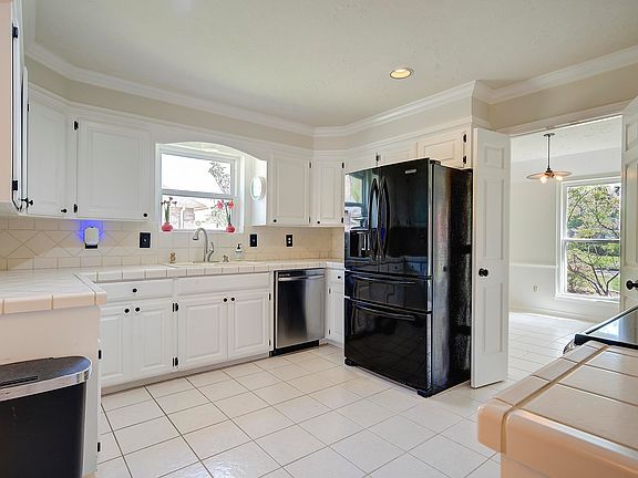 5th image of 3304 Williamsburg Ln