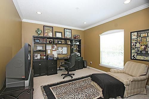 4th image of 812 Chanterelle Way