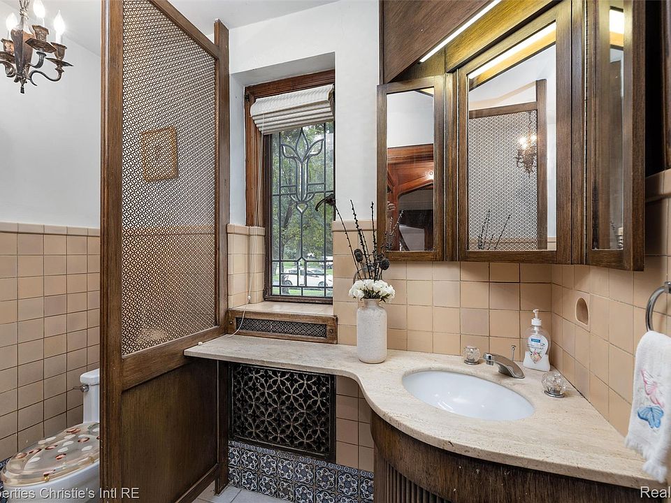 28th image of this home