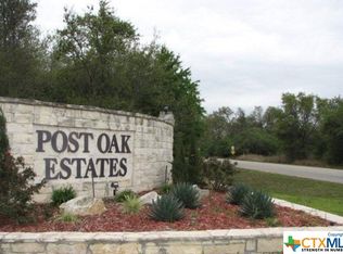 39 Post Oak Ave, Inez, TX 77968