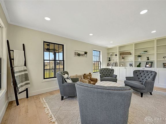 4th image of 481 Timothy Dr
