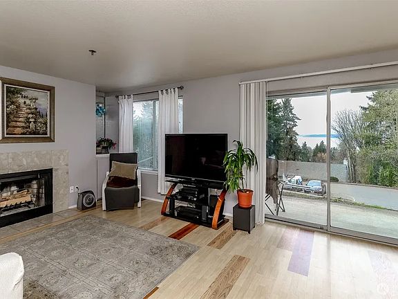 3rd image of 28610 16th Ave S