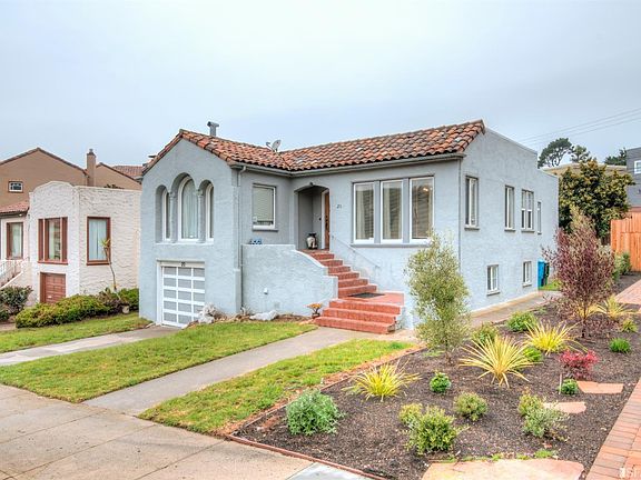 3rd image of 20 Entrada Ct