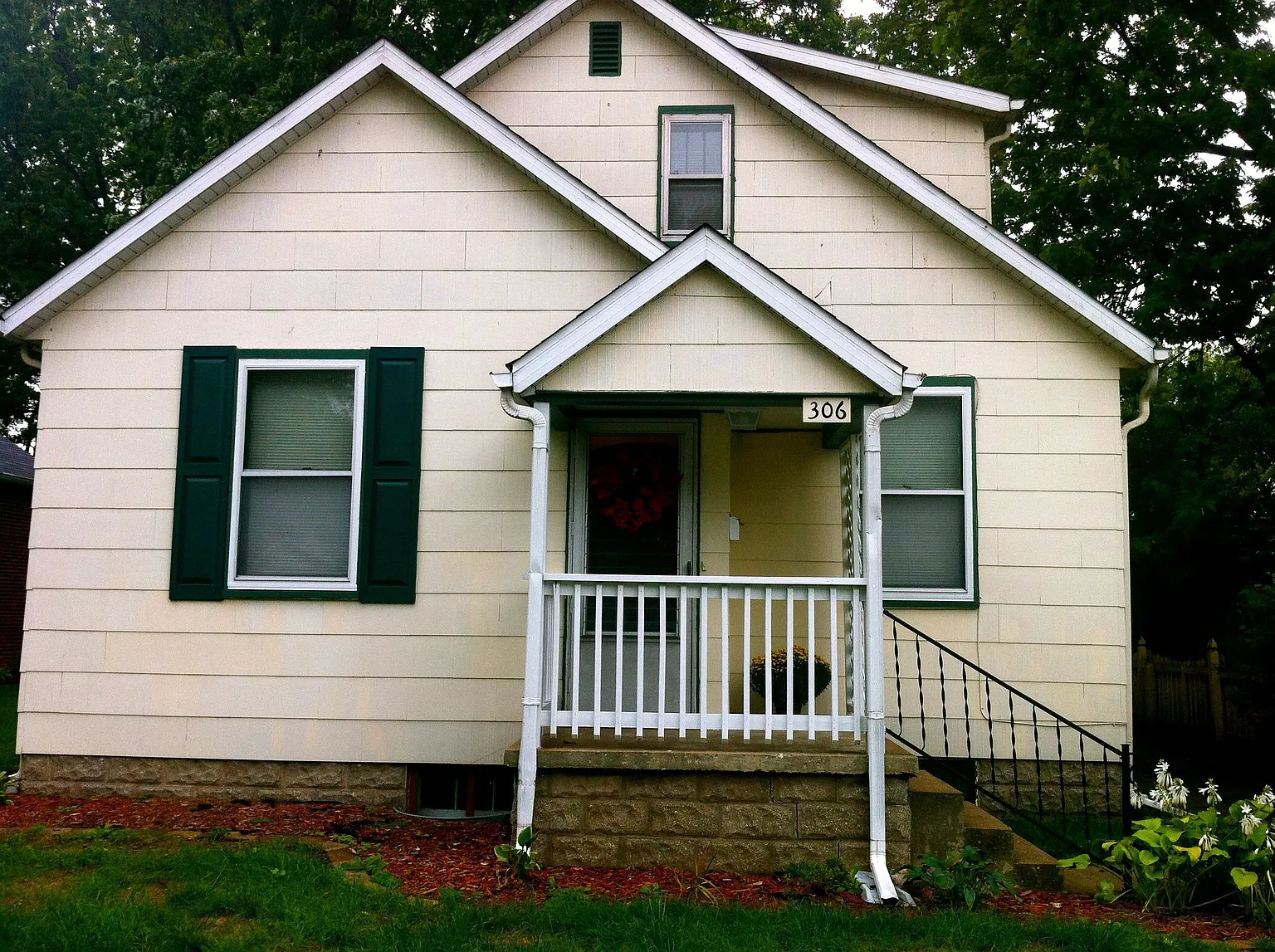 306 E Green St photo 1