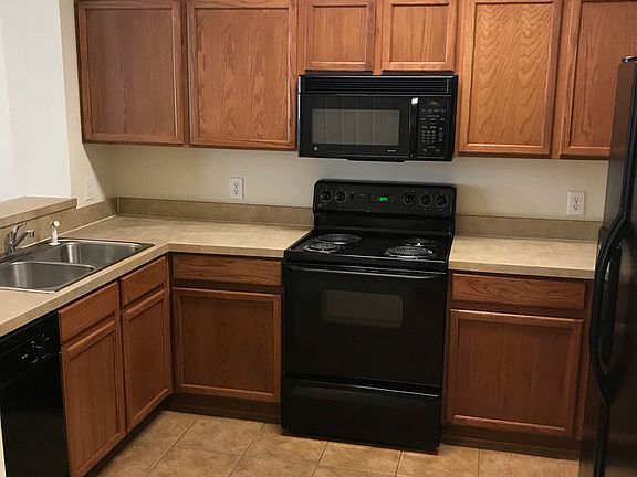 4th image of 2210 Canterbury Park Dr