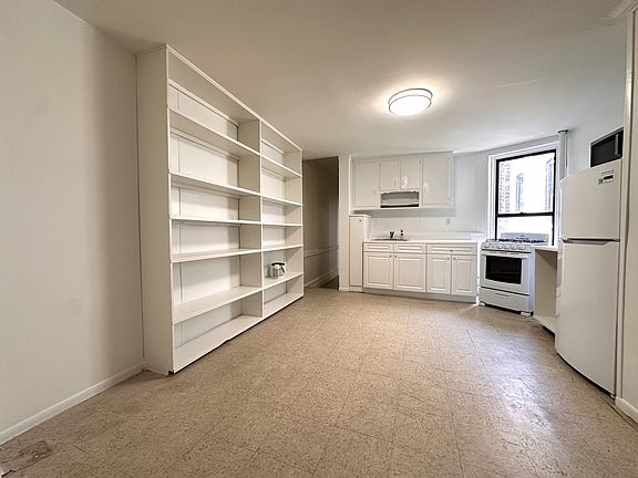 5th image of 520 W 123rd St APT 5W