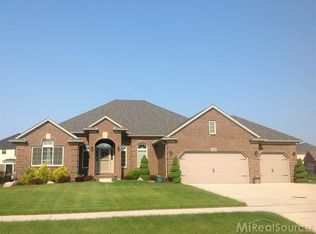 50423 Billingsley Dr, Macomb, MI 48044