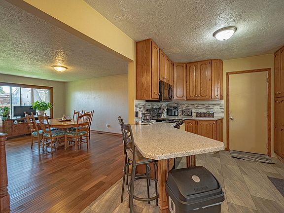 4th image of 5110 Lorraine Ave