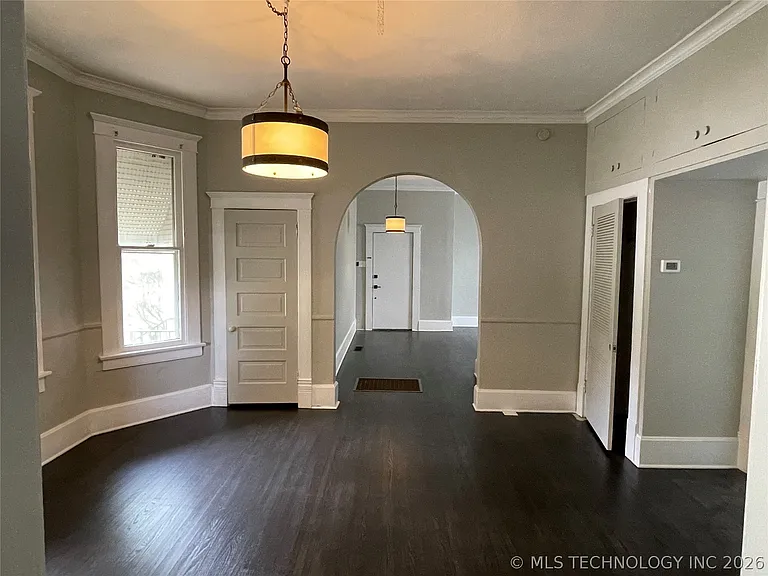 1347 S Florence Ave — Photo 6