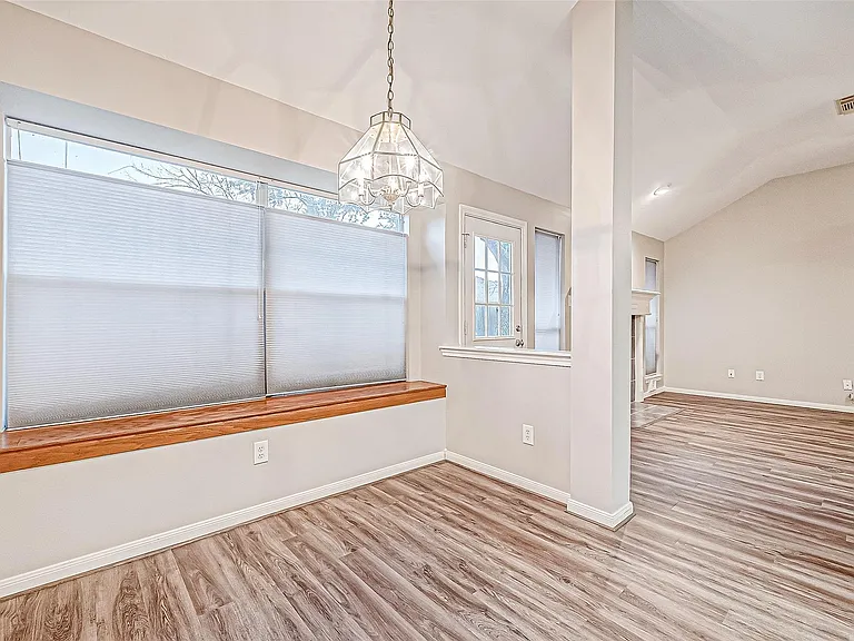 1524 Robin Ave — Photo 13